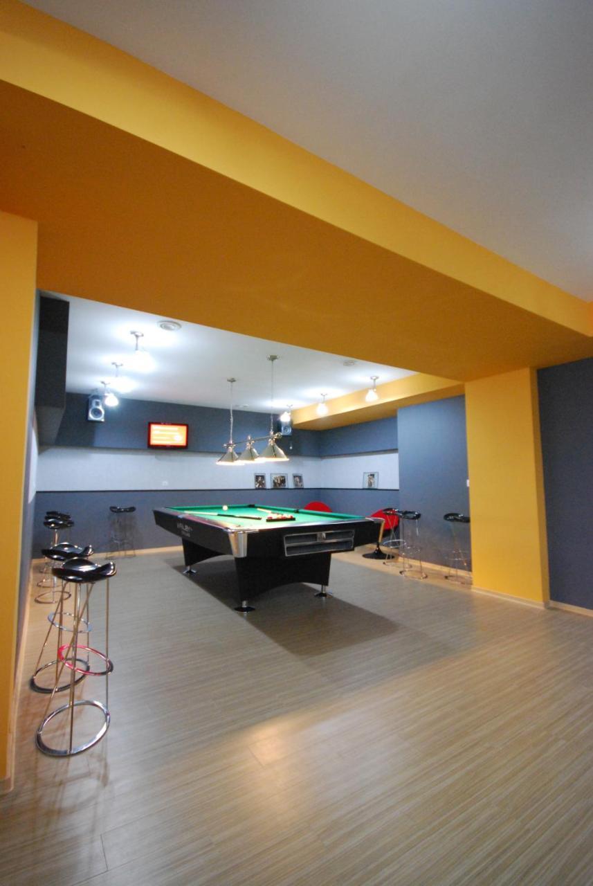 Hotel Grandis Apulum Mioveni 外观 照片
